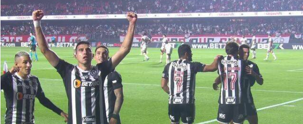 Atlético-MG marca com Battaglia nos acréscimos e vence o São Paulo no Morumbis, pela Copa do Brasil