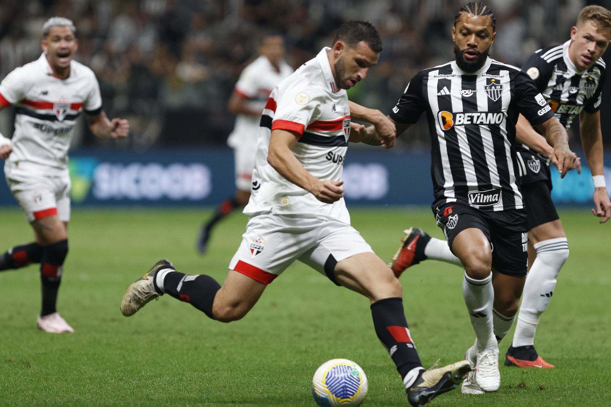 São Paulo x Atlético-MG: onde assistir e escalações