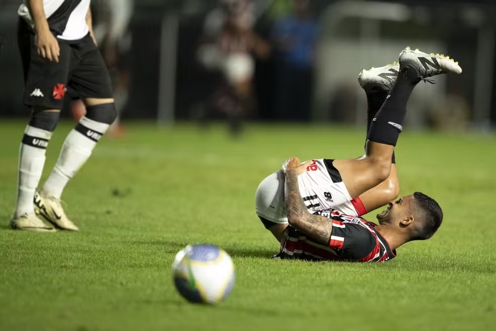 São Paulo pode ter dois desfalques contra o Botafogo