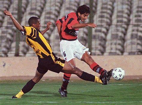 Flamengo venceu o Peñarol apenas uma vez na história; relembre