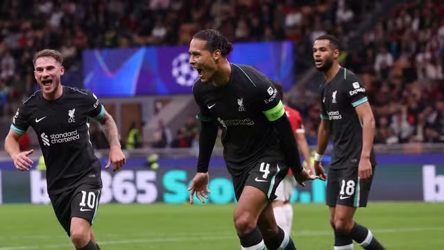 Liverpool brilha no San Siro, bate o Milan e começa a Champions League com pé direito