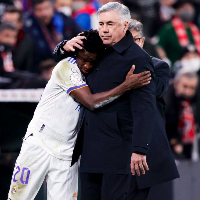 Ancelotti defende Vinicius Junior em coletiva