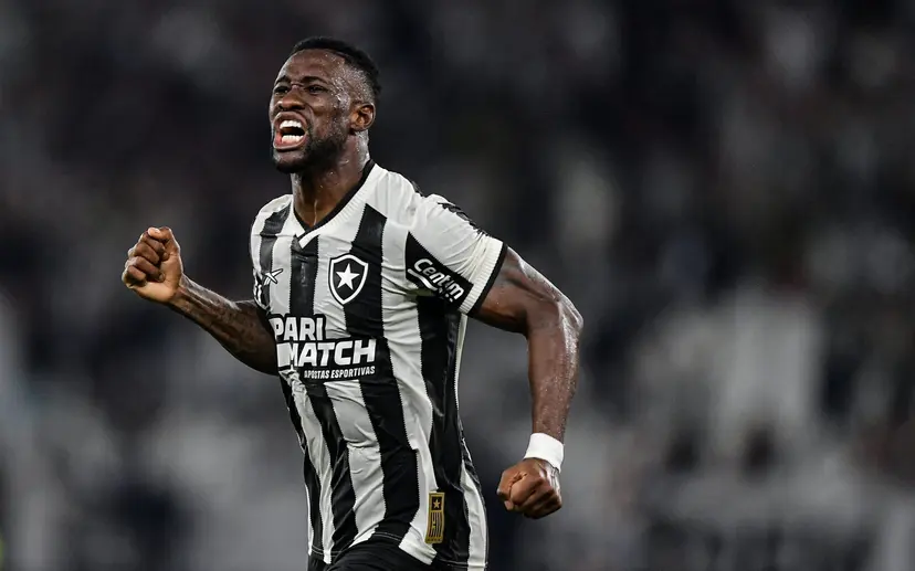 Bastos atinge meta e renova com Botafogo