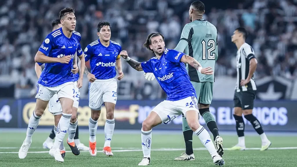 Cruzeiro reformula setor ofensivo e planeja 2025