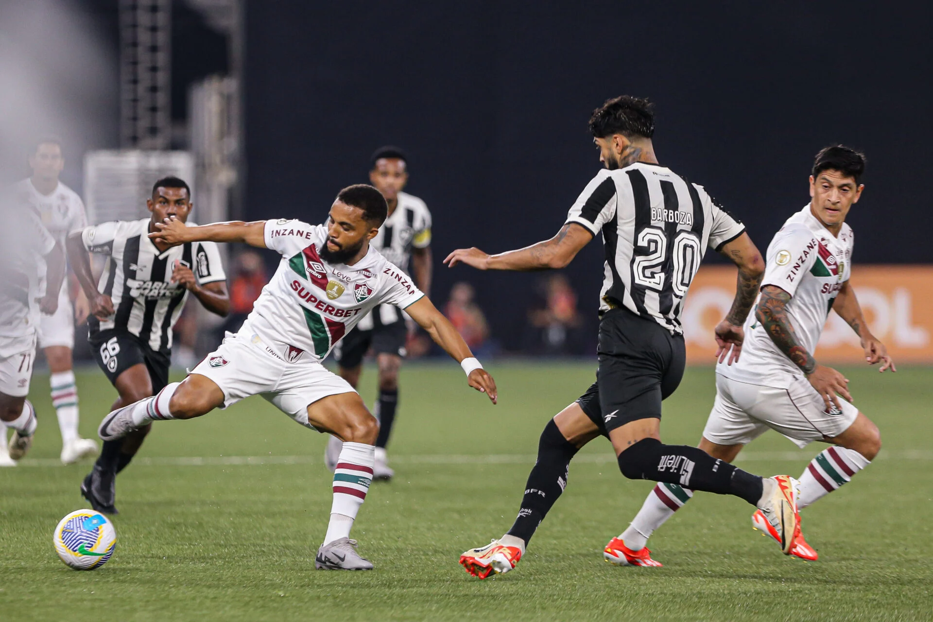 Fluminense x Botafogo: onde assistir e escalações