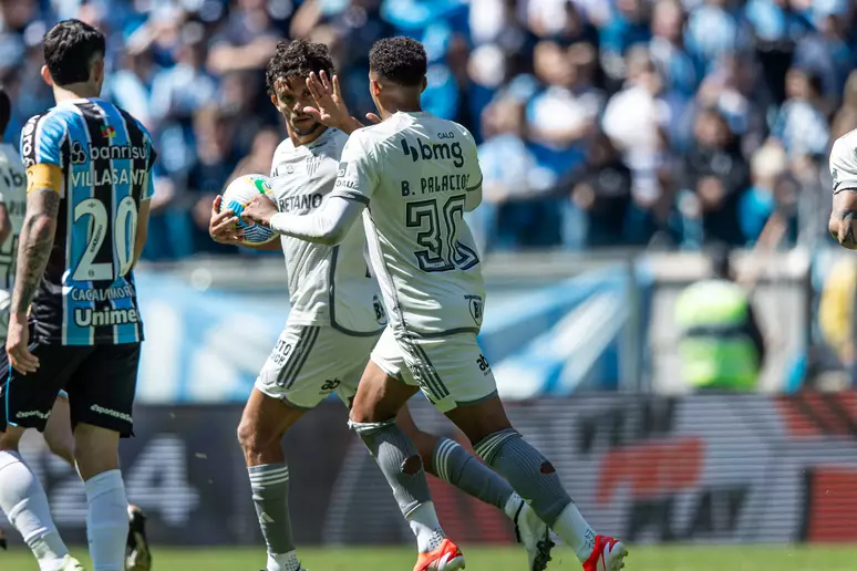 Atlético consegue virada histórica e vence o Grêmio, no retorno à Arena.