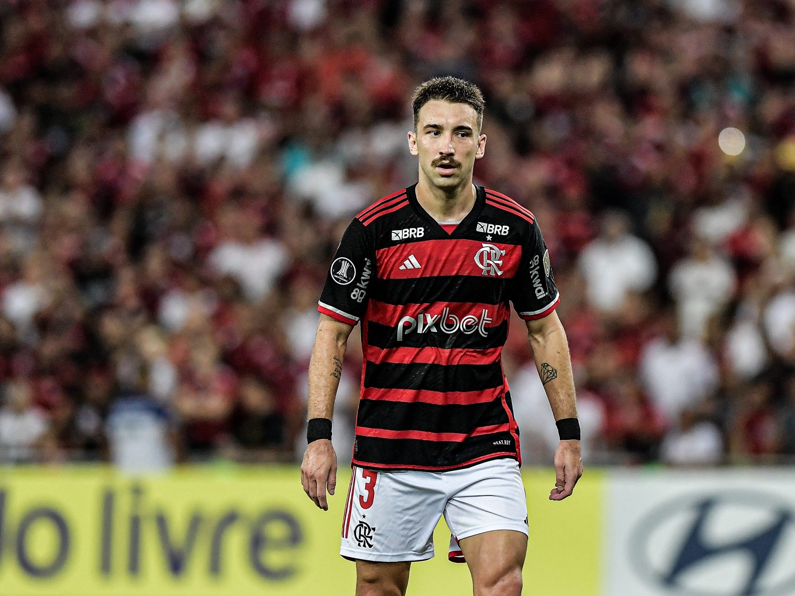 Jogando de volante, Léo Ortiz vira peça chave no Flamengo