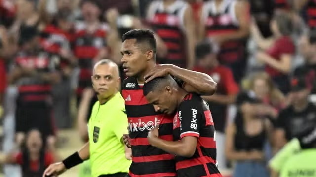 Na estreia de Filipe Luís, Flamengo vence o Corinthians e abre vantagem na semifinal da Copa do Brasil