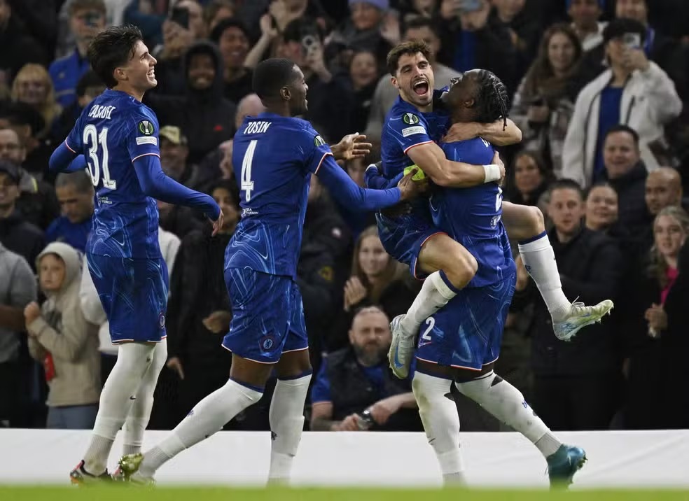 Chelsea goleia o Genk e vence a primeira pela Conferência League