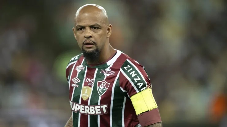 Perto da aposentadoria, Felipe Melo negocia compra de clube no Rio de Janeiro