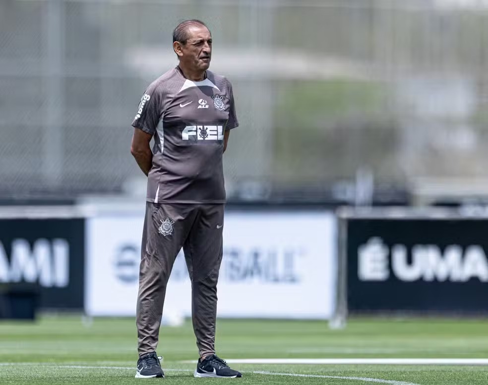 Confira a provável escalação do Corinthians contra o Athletico-PR