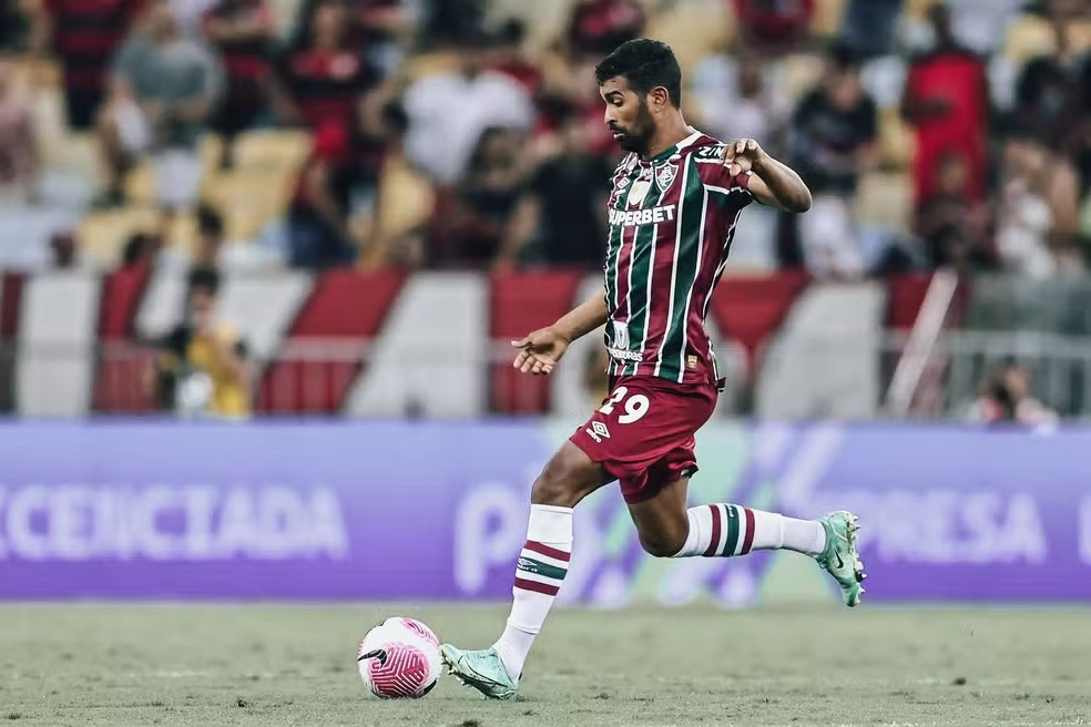 Vivendo ótimo momento, Thiago Santos deixa no passado temporada ruim e anima Fluminense em briga contra o rebaixamento