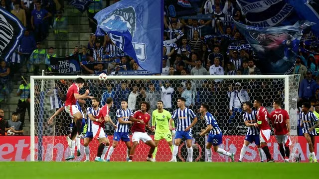 Em grande jogo, Porto x Manchester United empatam pela Europa League