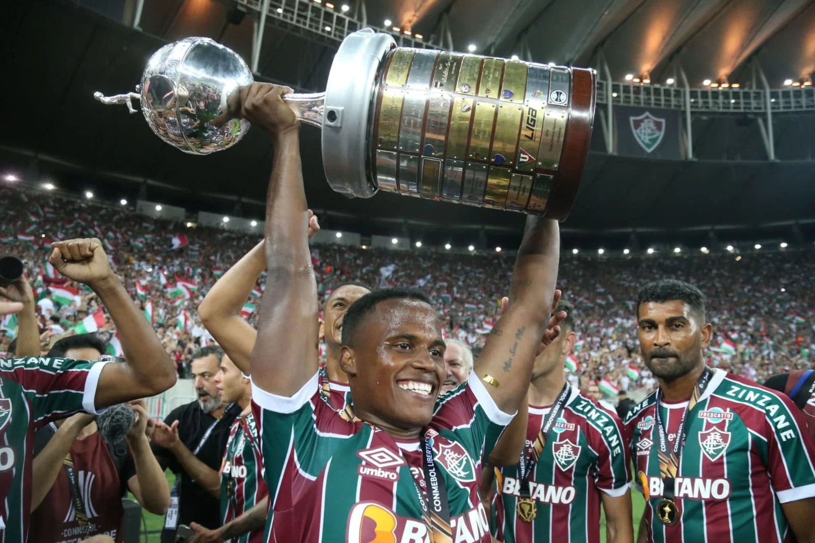 Jhon Arias se aproxima de recorde no Fluminense