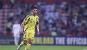Cristiano Ronaldo renova contrato com o Al-Nassr; afirma jornal