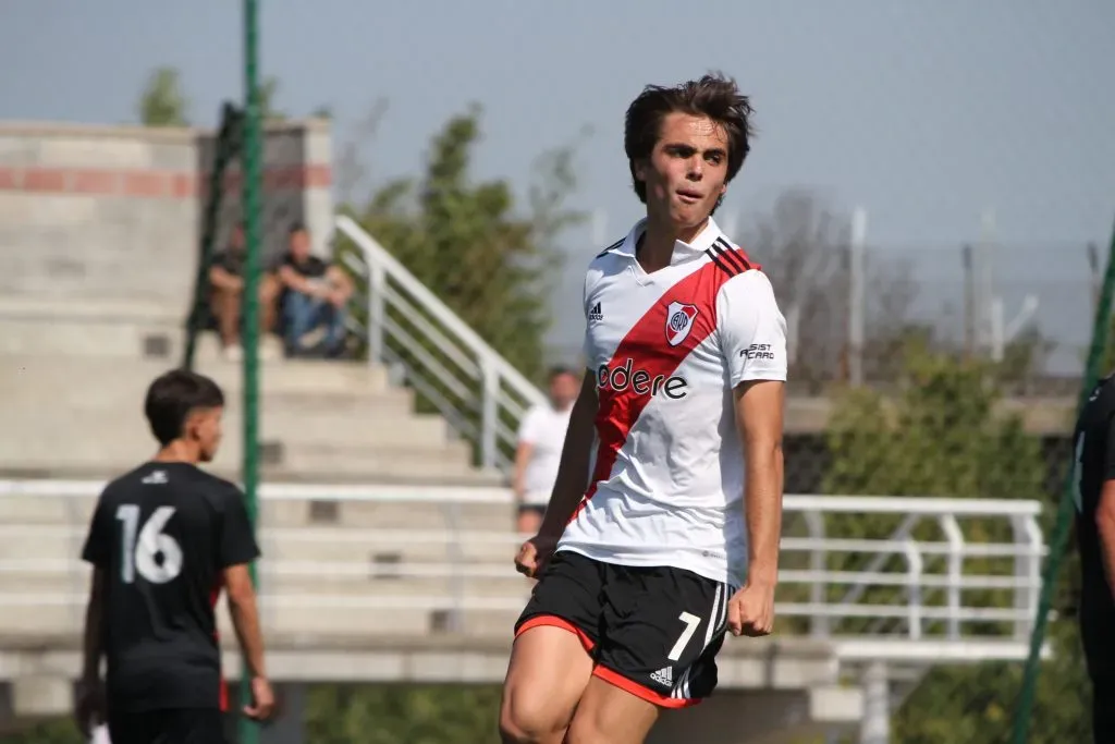 18 anos, brasileiro e camisa 10 do River Plate na base; conheça Giorgio Costantini