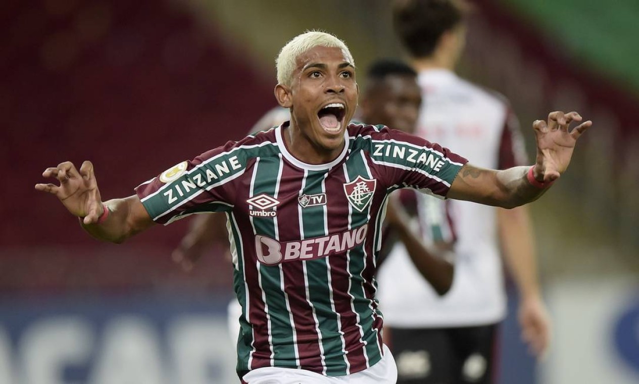 Com a lesão de Serna, John Kennedy pode ter mais chances no Fluminense