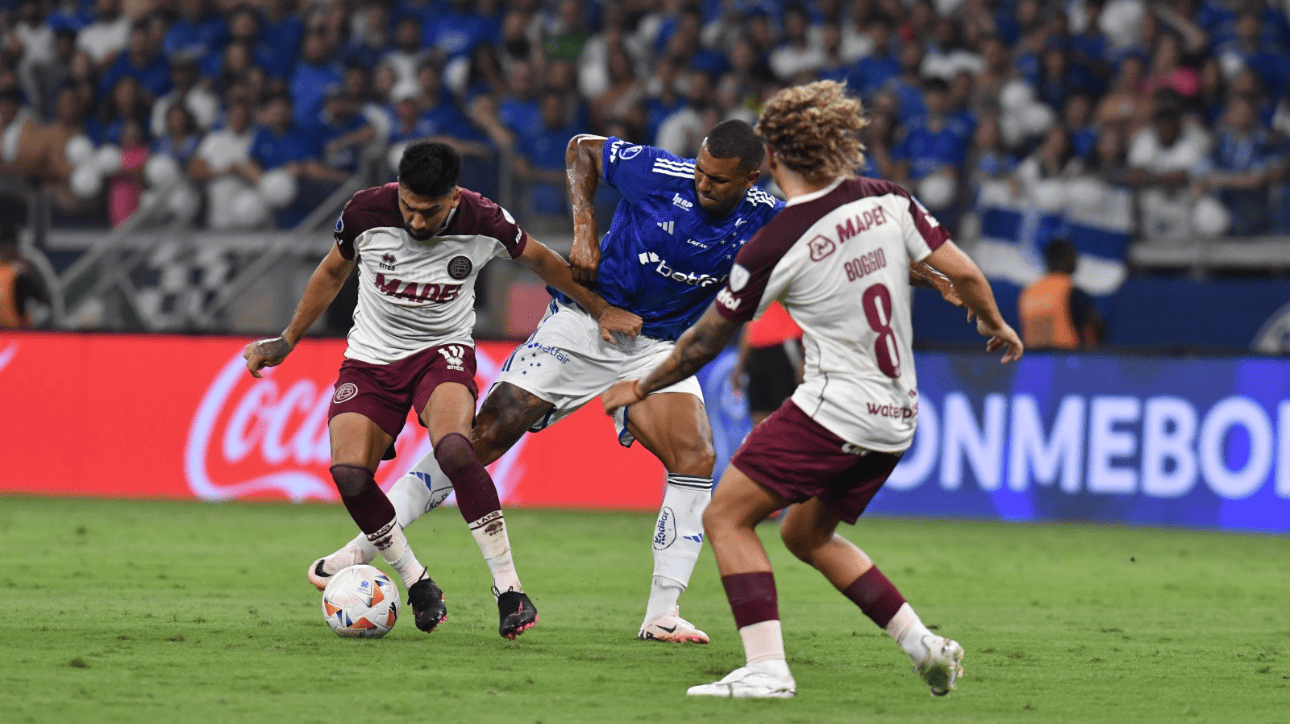 Cruzeiro empata com Lanus pela Sul-Americana e segue sem vencer com Diniz