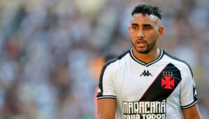 Payet caminha para reta final no Vasco; diretoria não deve renovar contrato