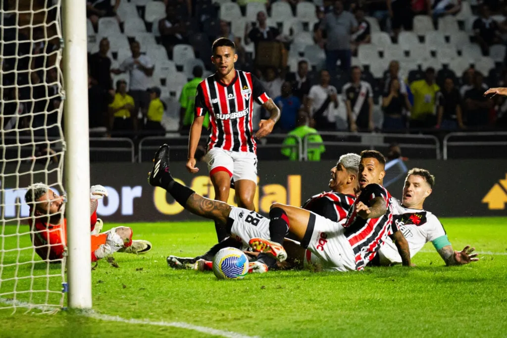 São Paulo x Vasco: onde assistir e escalações