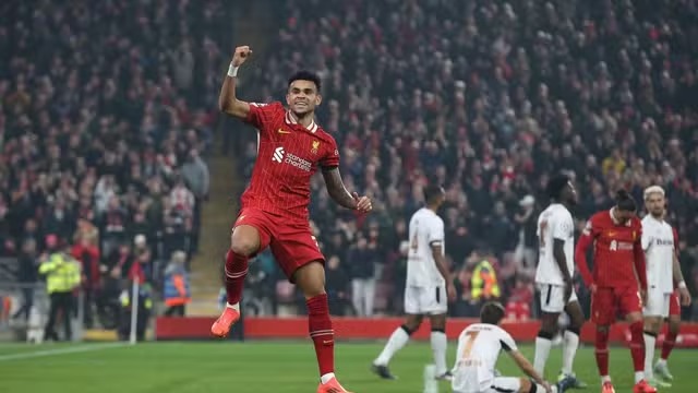 Luis Díaz tem noite incrível, marca três gols e Liverpool detona o Bayer pela Liga dos Campeões