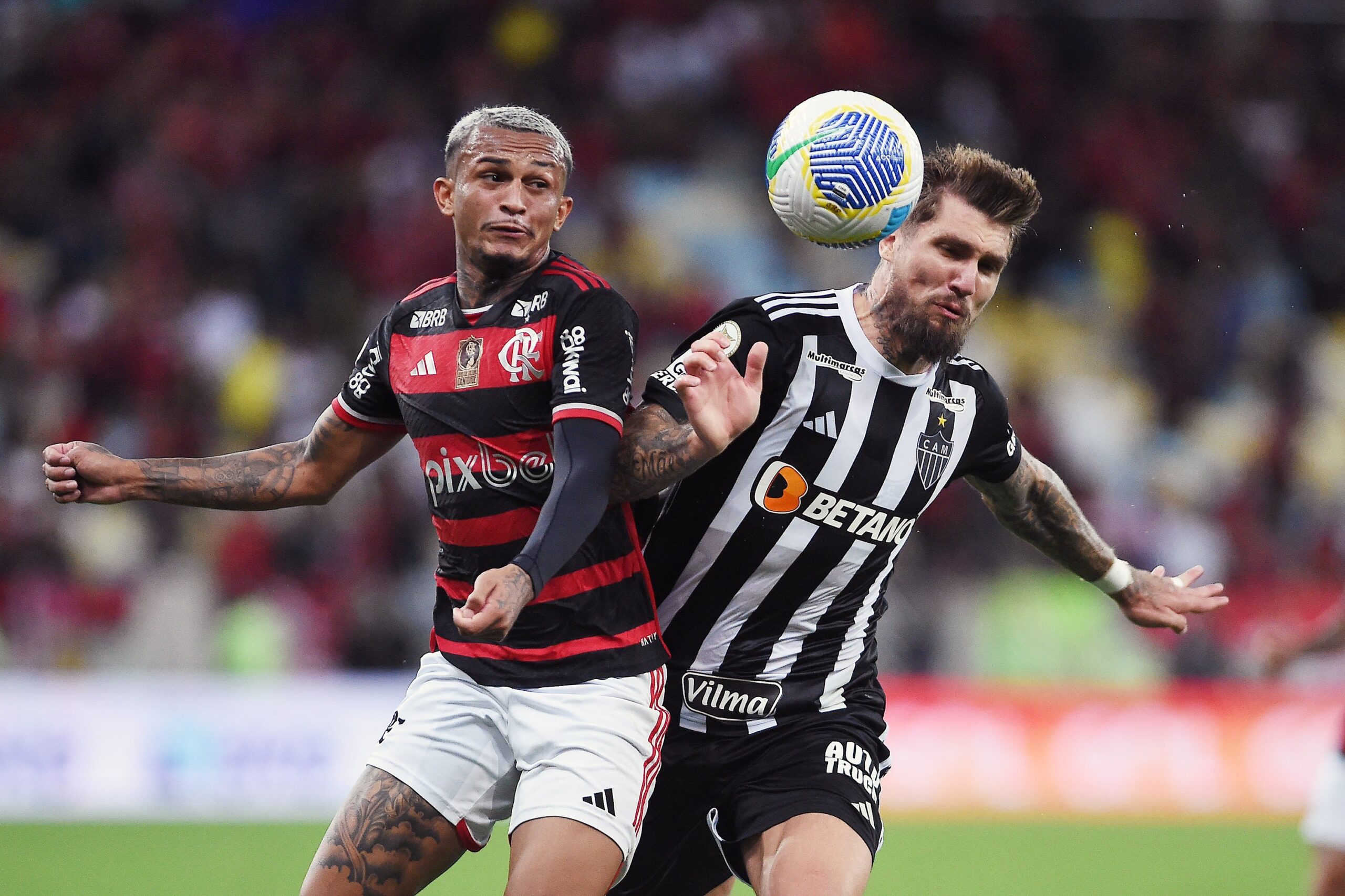 Everson brilha novamente, e Flamengo x Atlético empatam pelo Brasileirão, no Maracanã