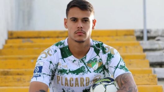 Vasco acerta a contratação de defensor ex-Palmeiras