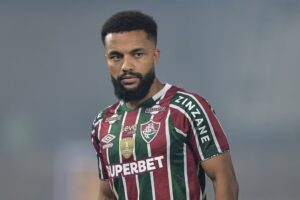 Fluminense oferece renovação de contrato para Samuel Xavier