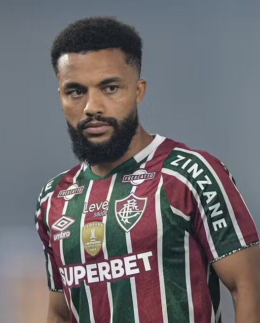 Fluminense oferece renovação de contrato para Samuel Xavier