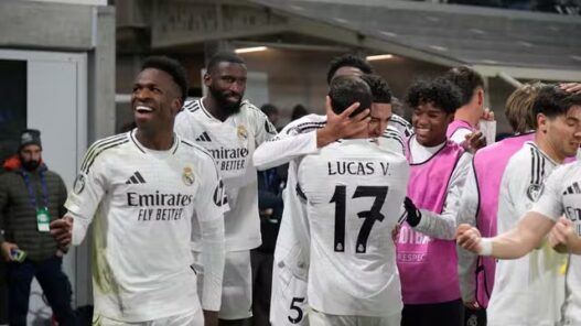 Com gol de Vini Jr, Real Madrid vence na Champions e respira