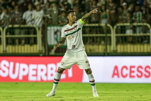 Chegadas e saídas; Fluminense encaminha mudanças no setor defensivo