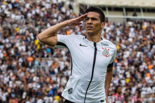 Vasco analisa possibilidade de contratar Balbuena