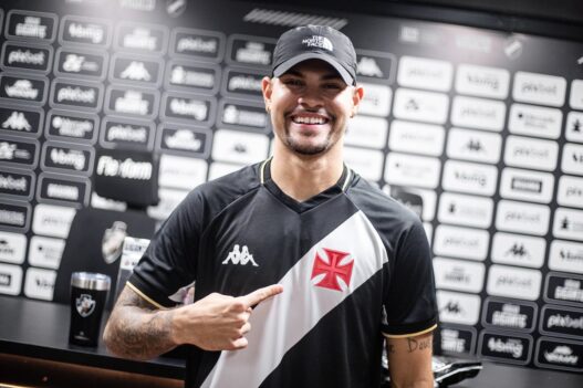 Bruno Guimarães revela desejo de jogar no Vasco e projeta futuro no futebol brasileiro