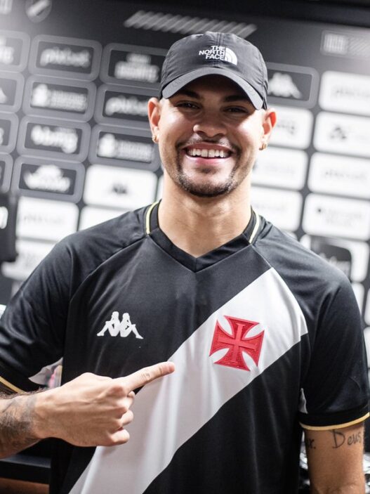 Bruno Guimarães revela desejo de jogar no Vasco e projeta futuro no futebol brasileiro