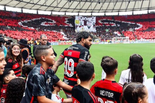 Gabigol se despede com gol no empate contra o Vitória e Flamengo começa a olhar para 2025