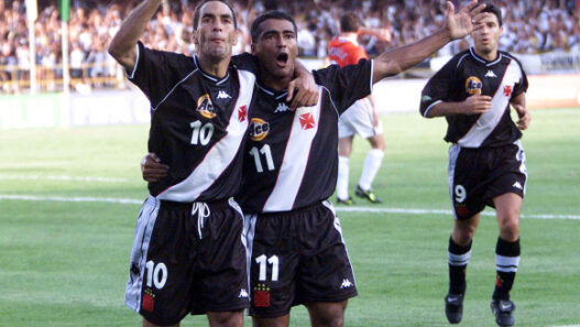 Há 25 anos, o Vasco de Romário e Edmundo detonava o Manchester United, no Maracanã