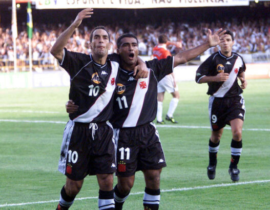 Há 25 anos, o Vasco de Romário e Edmundo detonava o Manchester United, no Maracanã