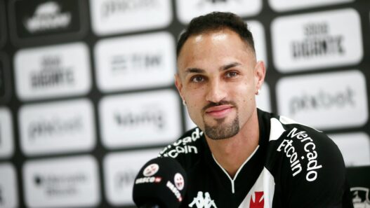 Serginho está de saída do Vasco e pode fechar com clube da Turquia