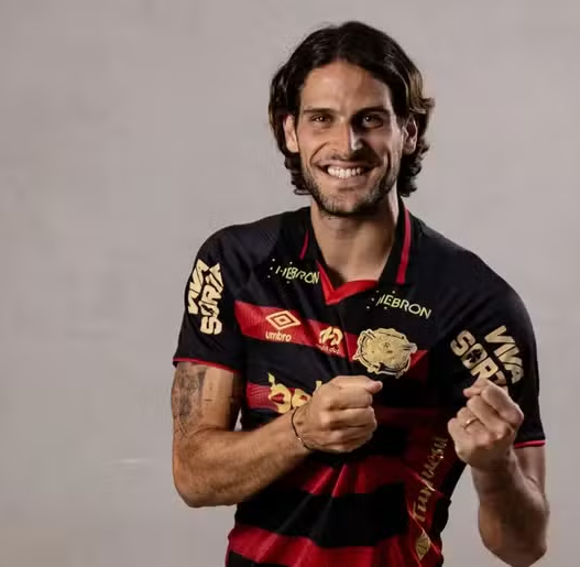 Sport oficializa contratação do atacante português Gonçalo Paciência