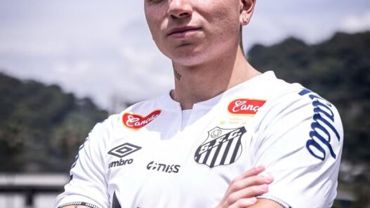 Santos anuncia mais um atacante, o oitavo reforço de 2025