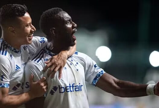 Bolasie salva o Cruzeiro de derrota para o América