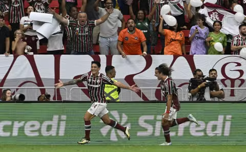 Fluminense faz grande jogo, vira e vence o Vasco em Brasília