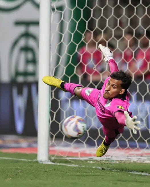 Goleiro do América sofre ameaças após classificação diante do Cruzeiro