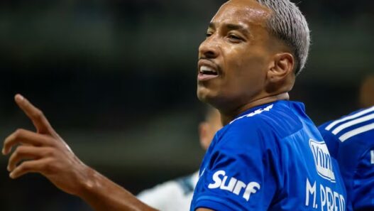 Altos e baixos no Cruzeiro, Matheus não quer sair para outro clube do Brasil