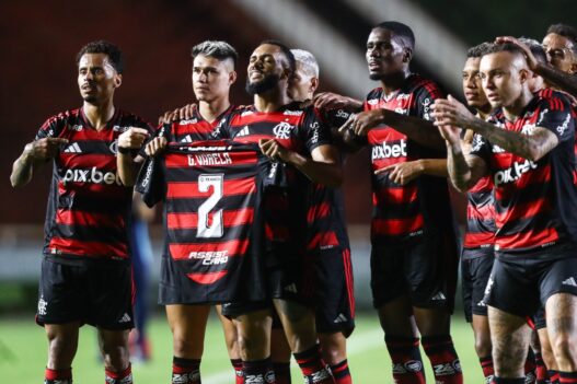 Flamengo brilha e assume liderança momentânea do Cariocão 2025