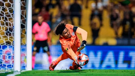 Corinthians vence Novorizontino e lidera com a melhor campanha do Paulistão