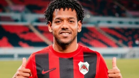 Romarinho, ex-Corinthians, assina com clube do Qatar