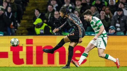 Bayern vence Celtic fora de casa e abre vantagem nos playoffs da Champions League