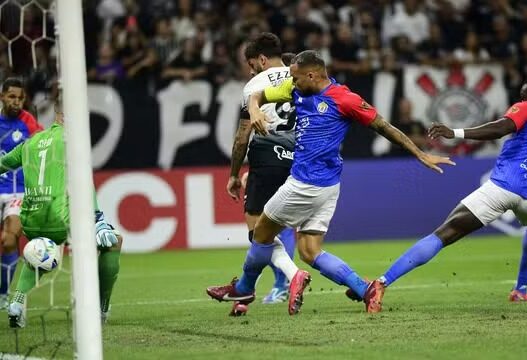 Yuri Alberto decide, e Corinthians avança na Libertadores