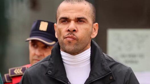 Daniel Alves é absolvido de acusação na Espanha; Veja caso